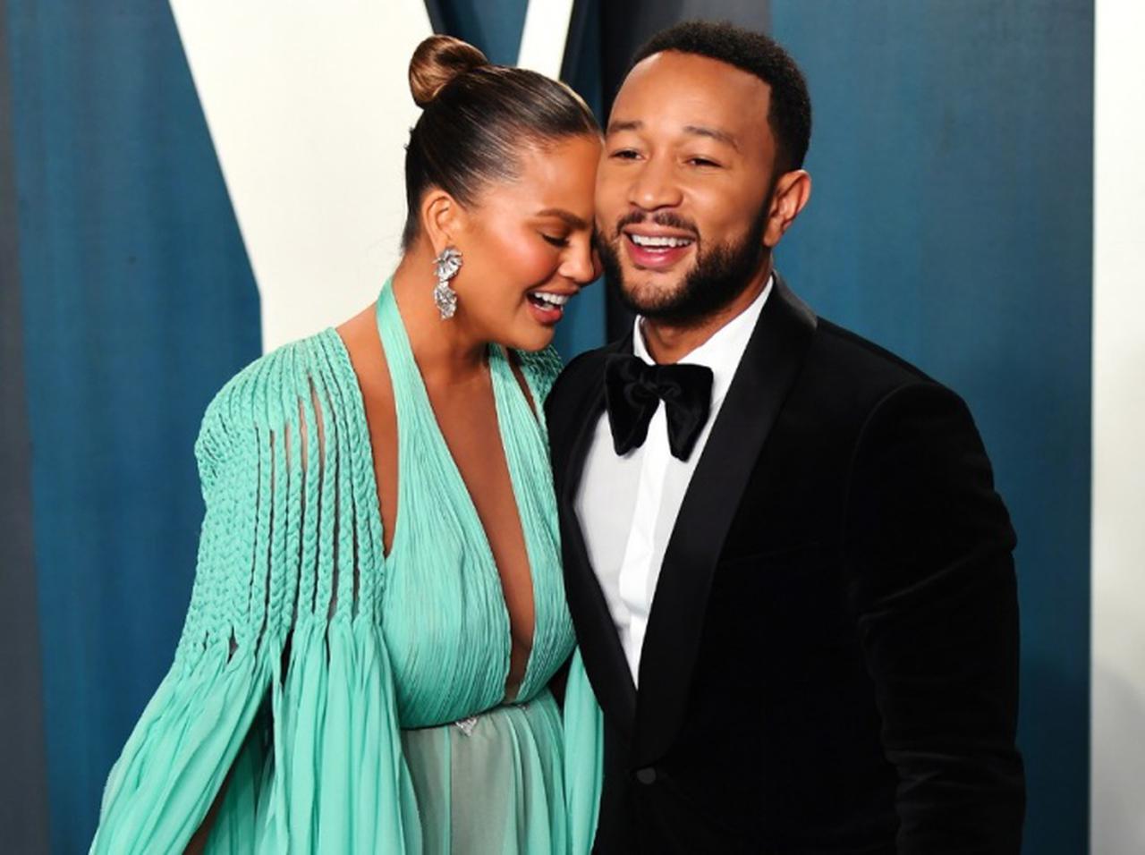 ジョン・レジェンド、死産した息子と“最初で最後の家族写真”を撮影した時の「心境」を明かす