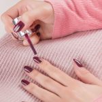 ヘイリー＆セレーナも深い色に！秋の指先を彩る注目ネイルカラー4選