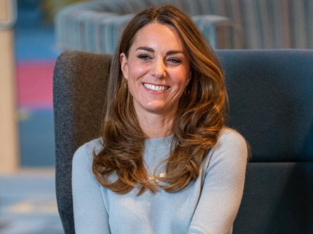 キャサリン妃、Zoom会議で背景に「映り込んだもの」に目を奪われる人が続出