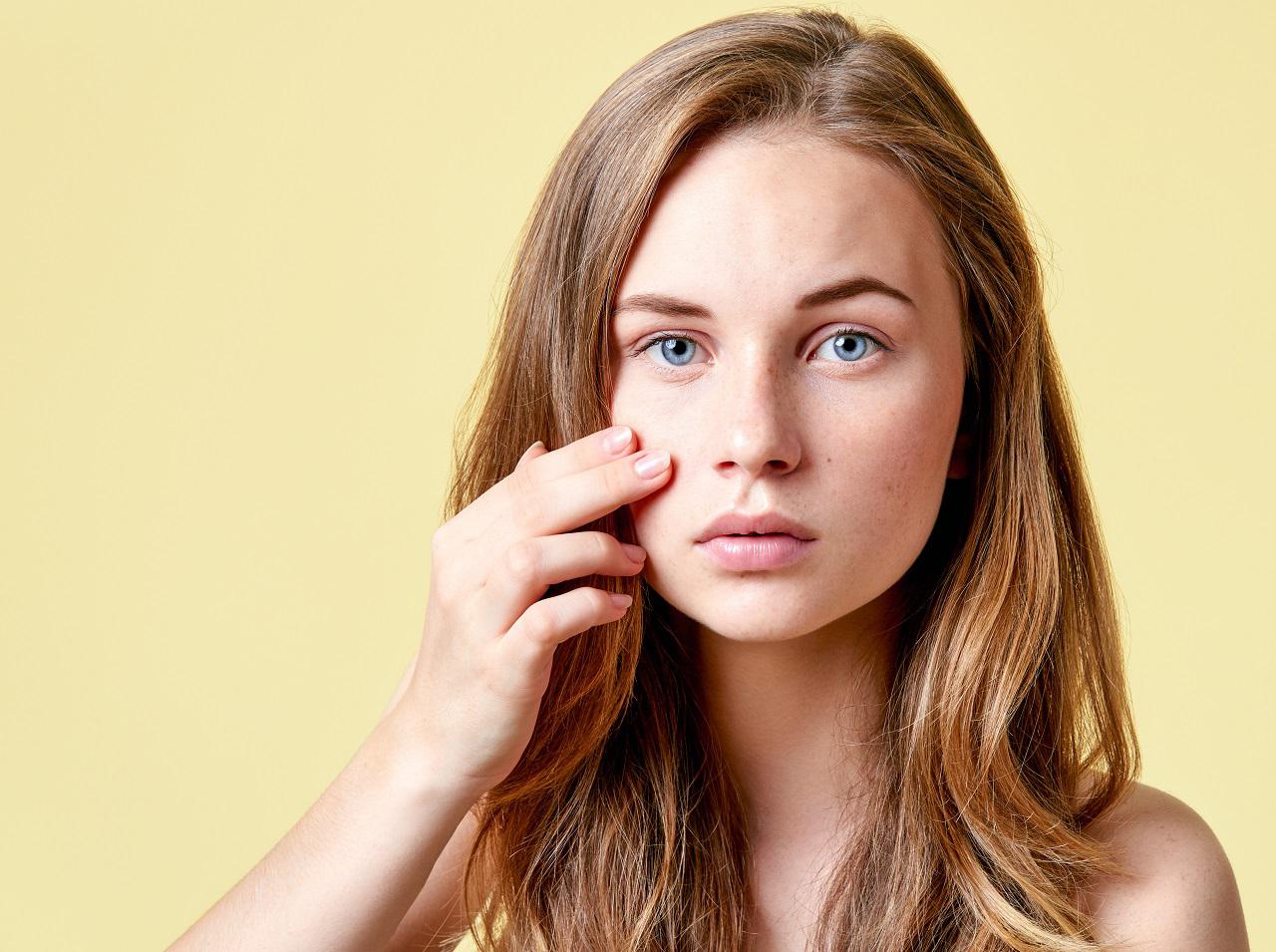 ブルベ・イエベを簡単に見分ける、メイクのプロが教える４つの方法