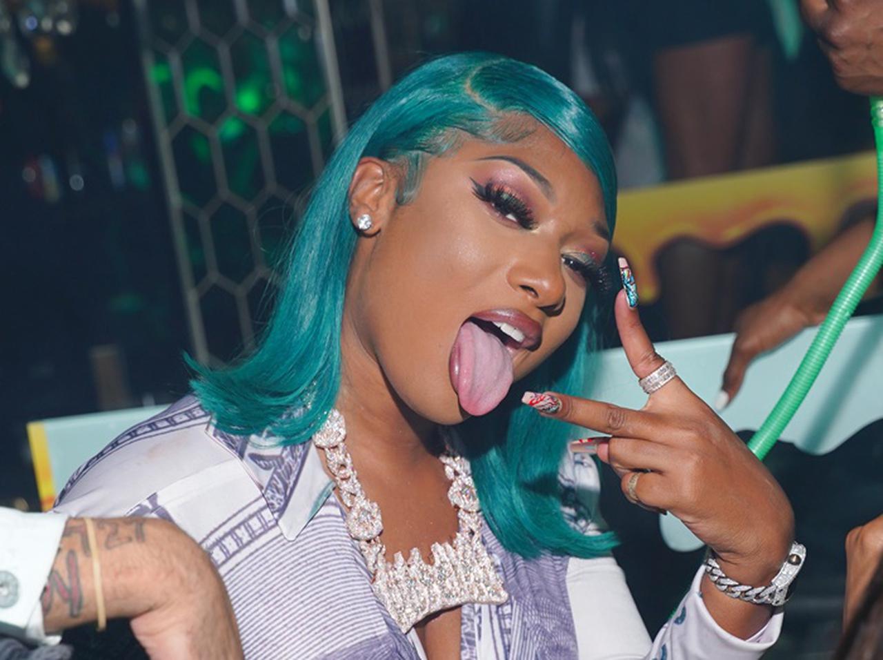 『賭ケグルイ』の蛇喰夢子に変身！メーガン・ジー・スタリオンがオタク魂発揮