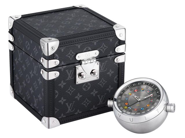 ルイ・ヴィトン、トランクケースに入った特別なテーブルクロックが登場