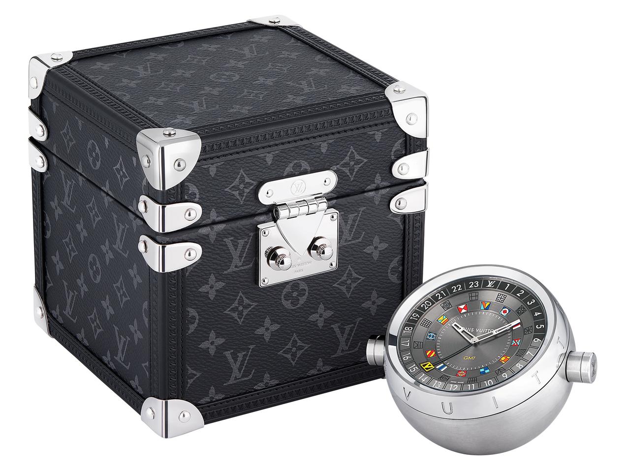 ルイ・ヴィトン、トランクケースに入った特別なテーブルクロックが登場