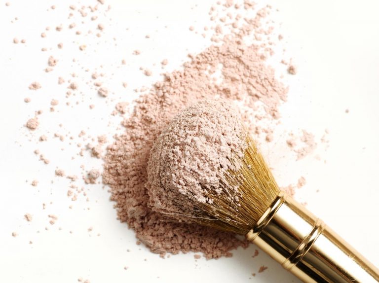 ミネラルファンデが崩れにくくなる！プロが教えるメイクのコツ
