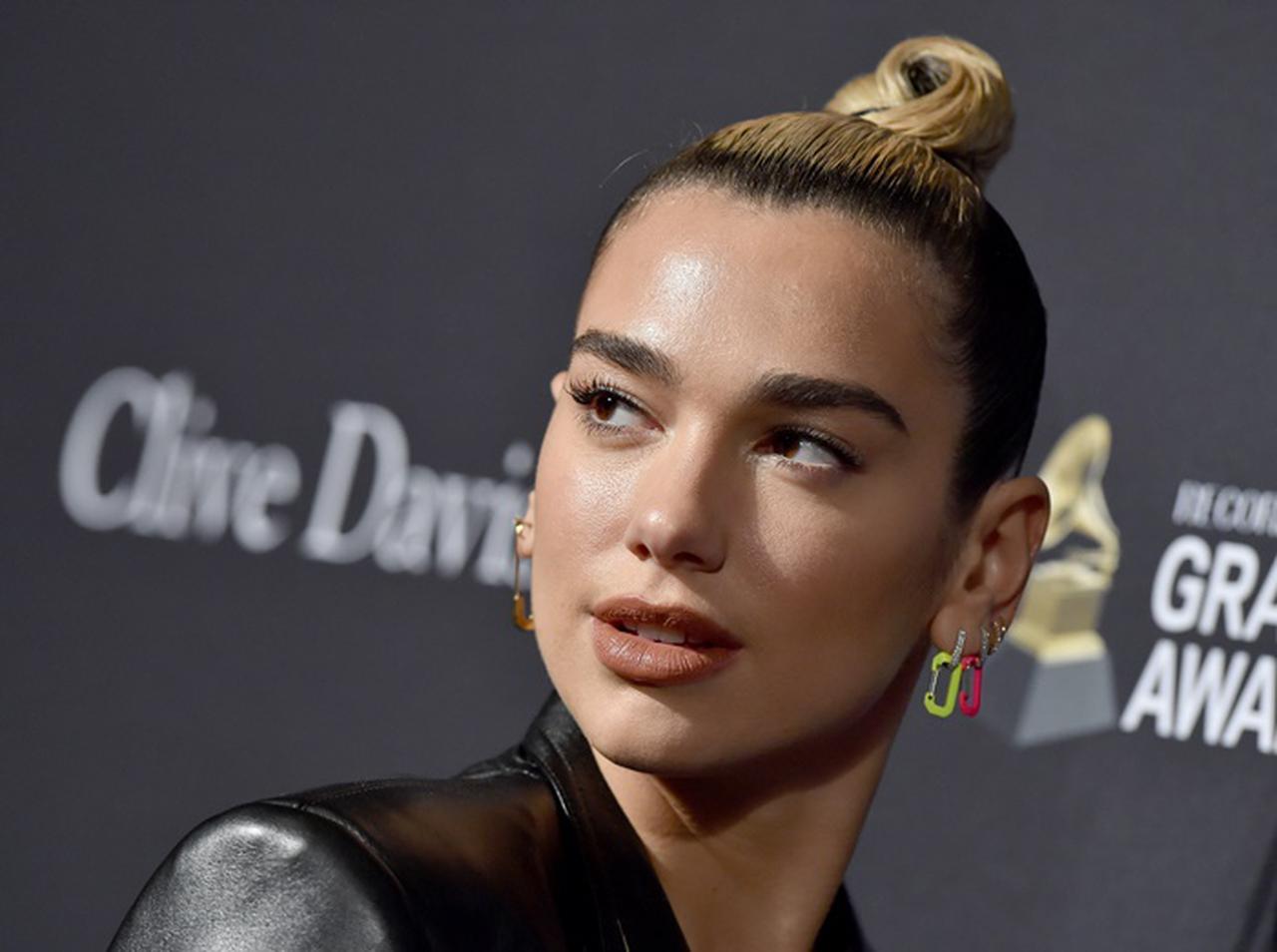 デュア・リパ、グラミー賞6部門ノミネートで「嘘でしょ」と感涙