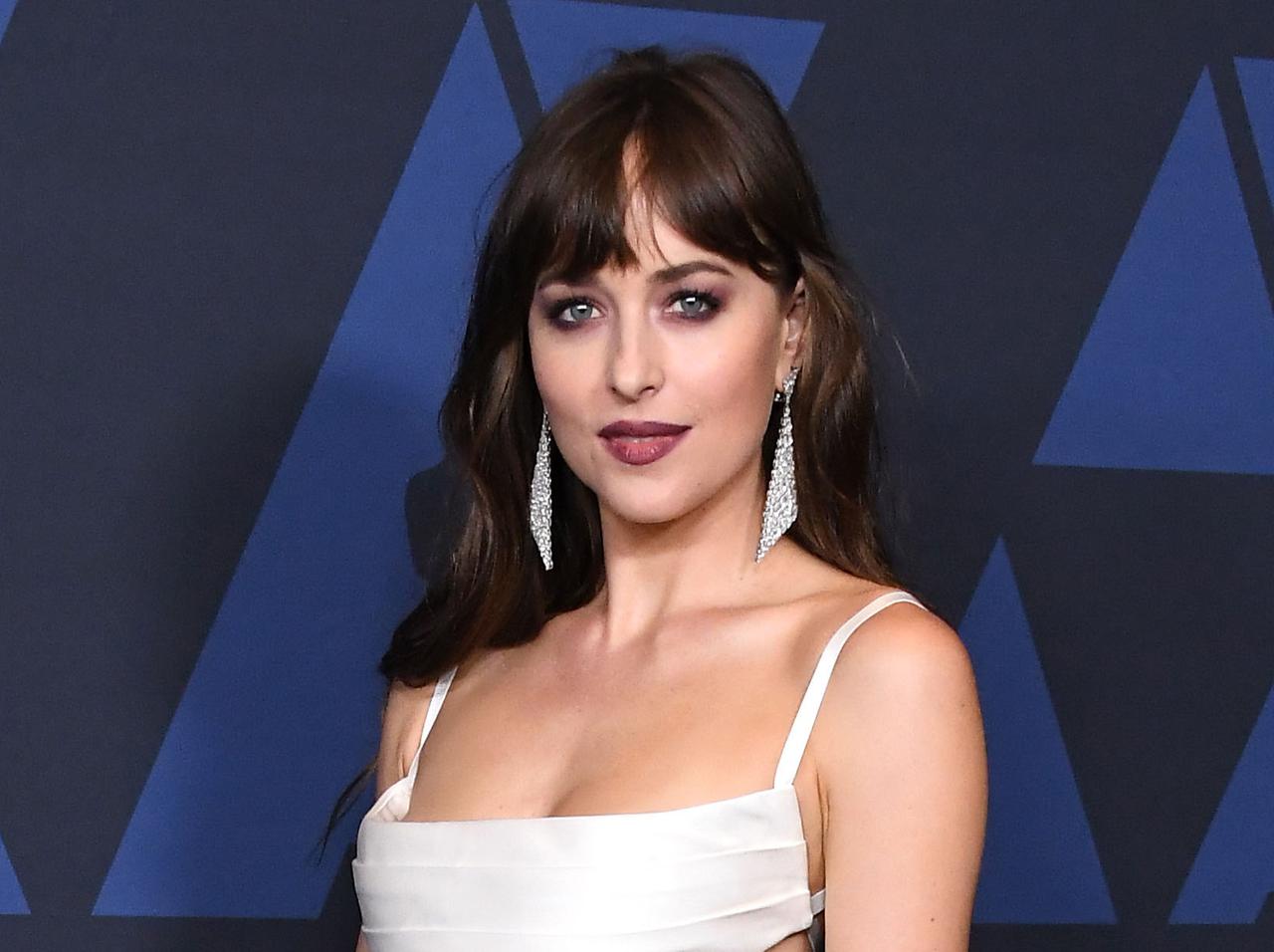 ダコタ・ジョンソンがセックスは「本質的に健康」、セクシャルウェルネスのブランドとタッグ