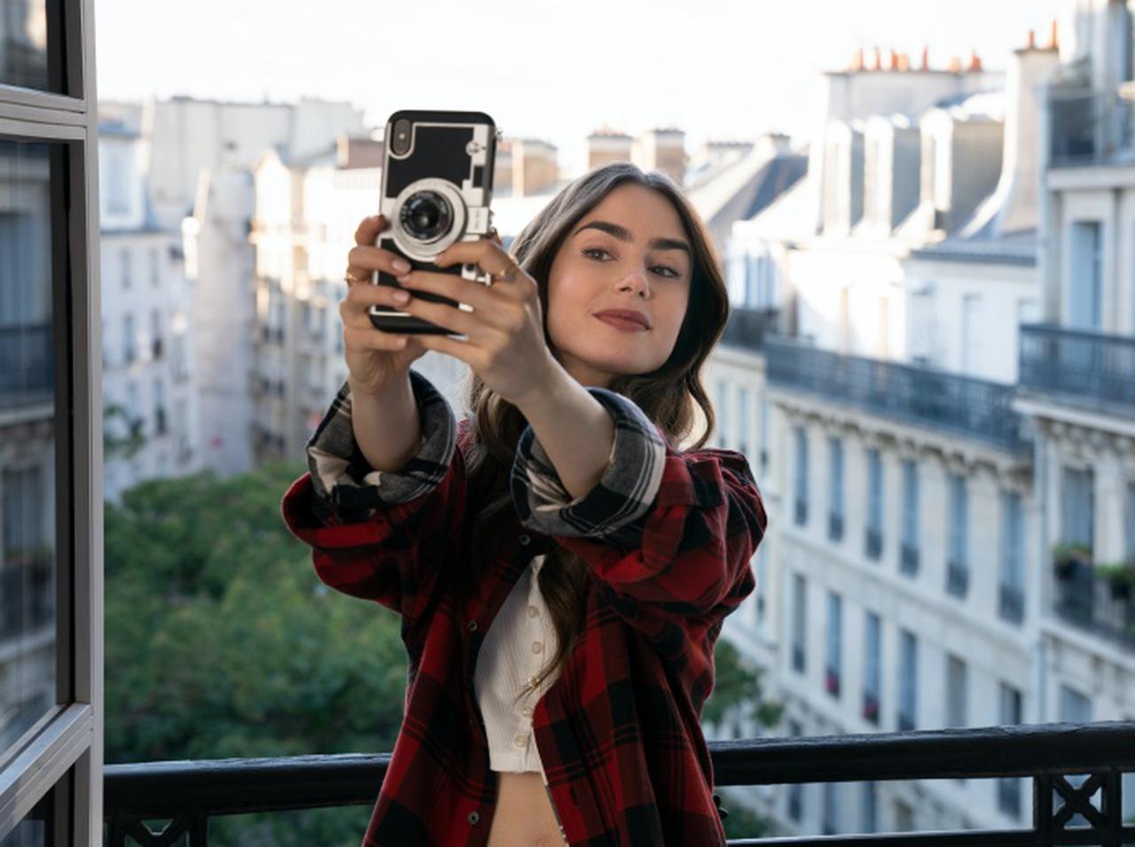 『エミリー、パリへ行く』シーズン2の制作が決定!来春に撮影スタートと報道