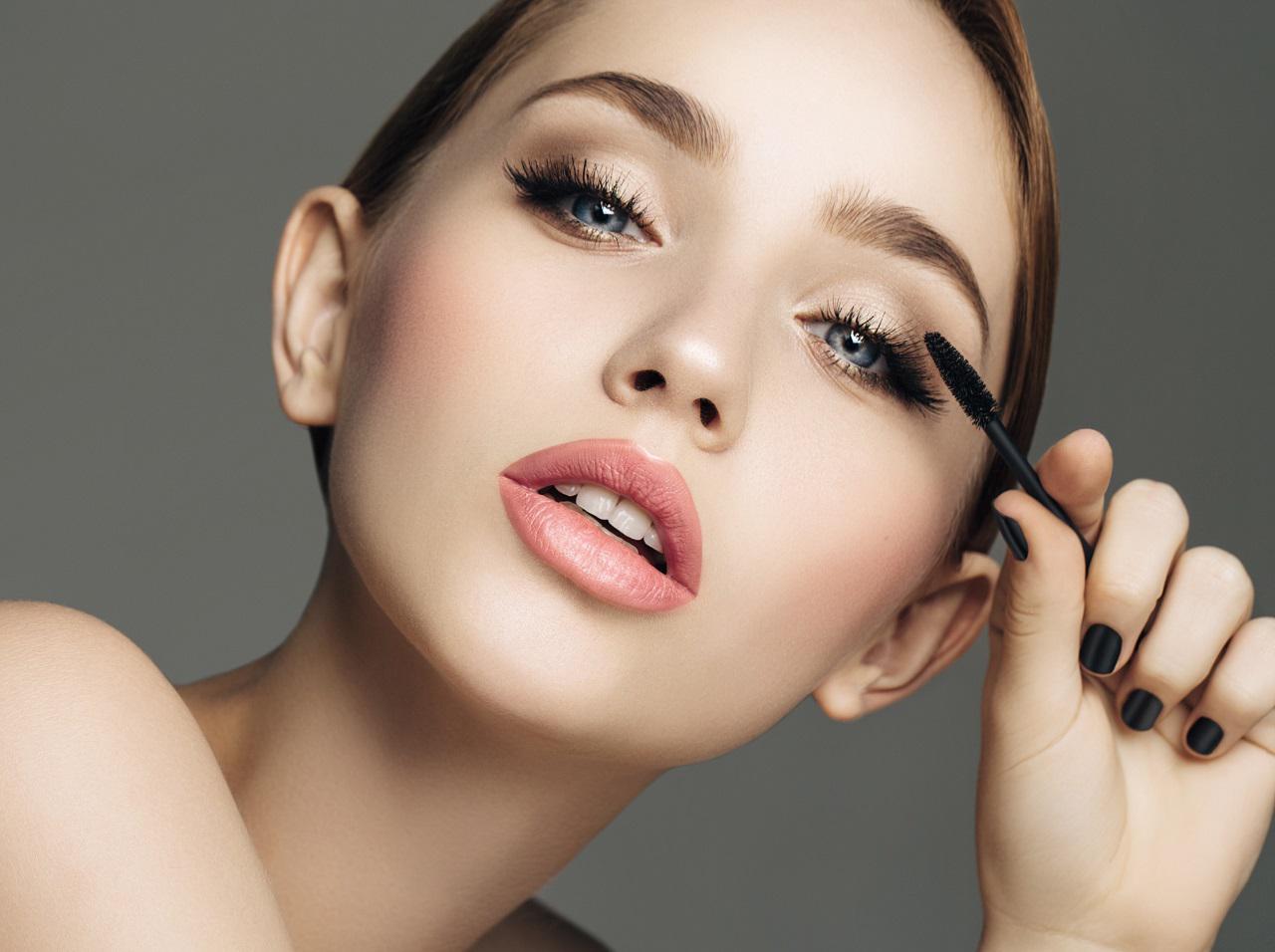 マスカラの塗り方でデカ目に!目を大きく見せるマスカラを使った裏ワザとは?