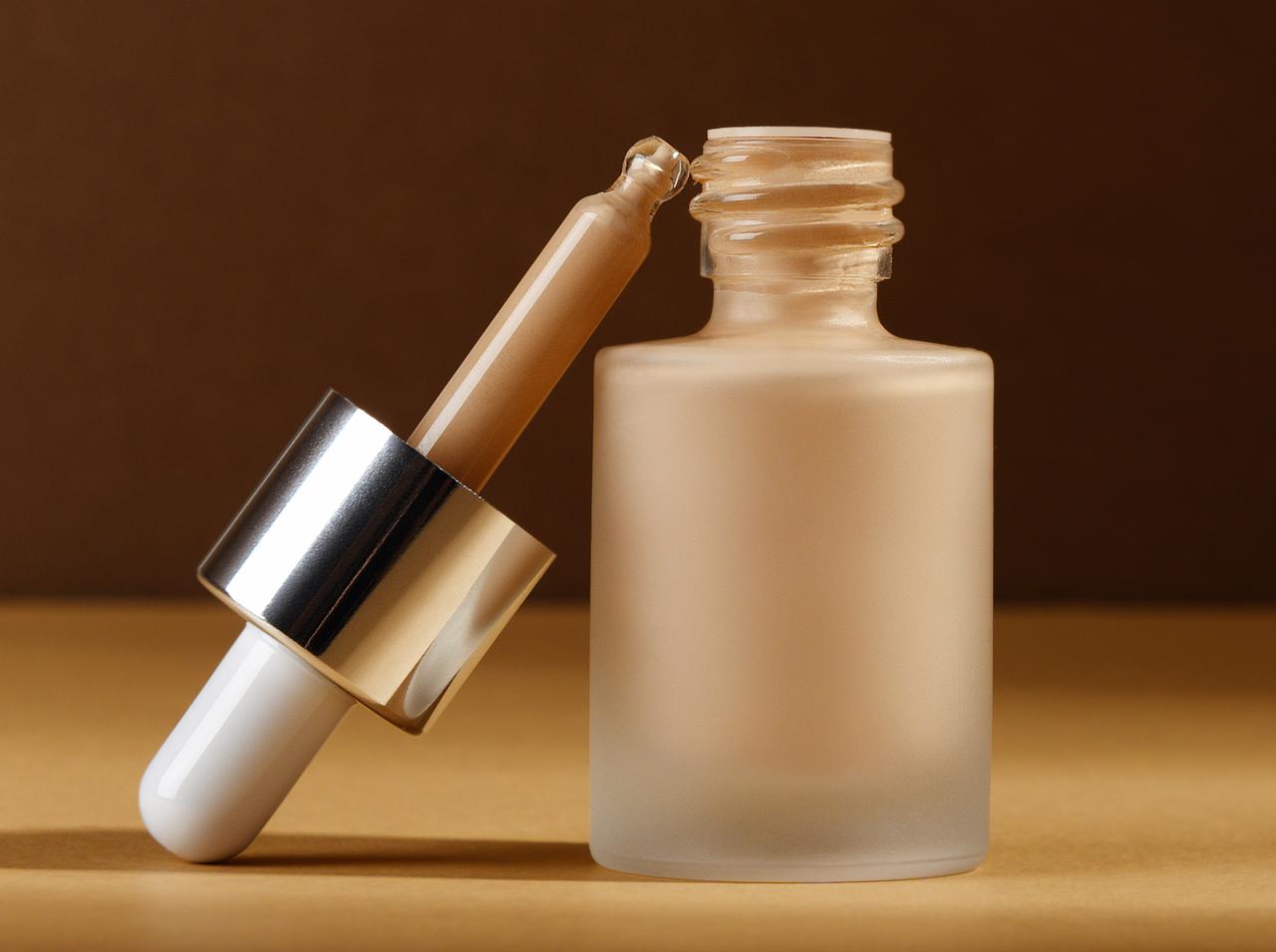 リキッドファンデの仕上がりが変わる!塗る前にプラスするテクニックとは?