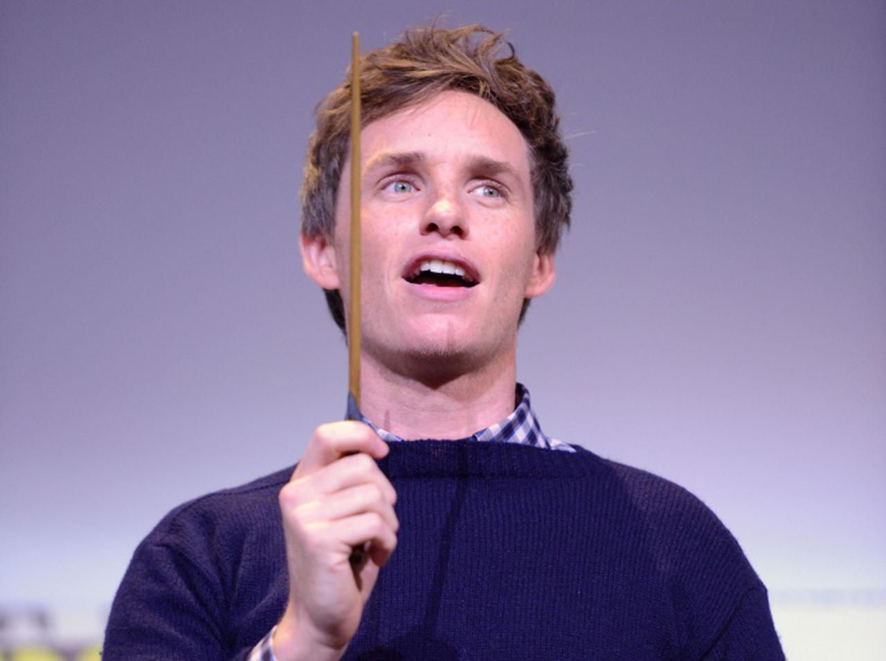 『ファンタビ』エディ・レッドメイン、「ニュートの杖」のせいで空港で悲惨な目に遭う