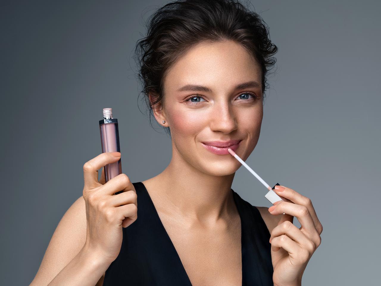 リップグロスの落ちない塗り方とは?「3つのテク」をプロが伝授