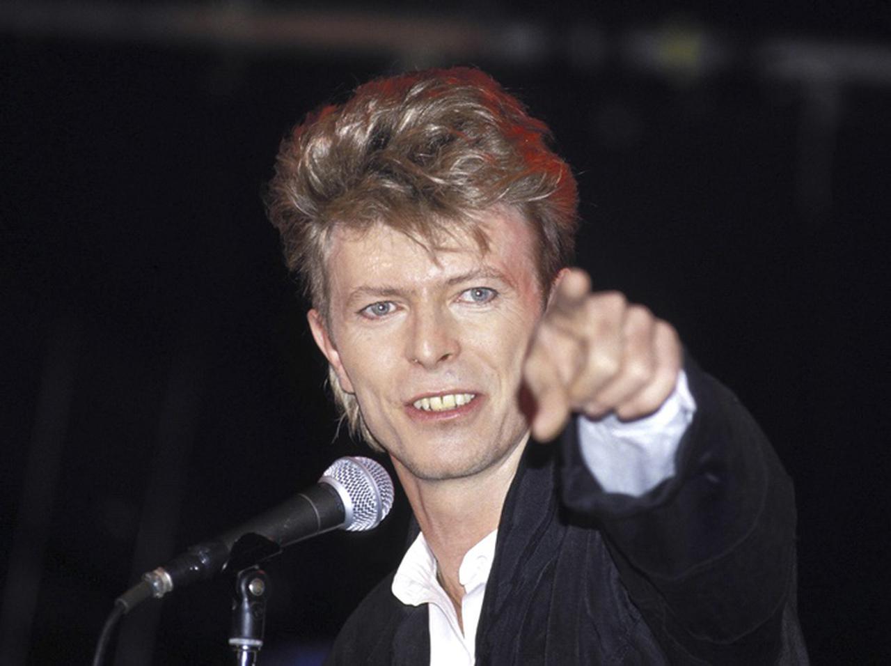 デヴィッド・ボウイ息子、父親のあらぬ姿に爆笑