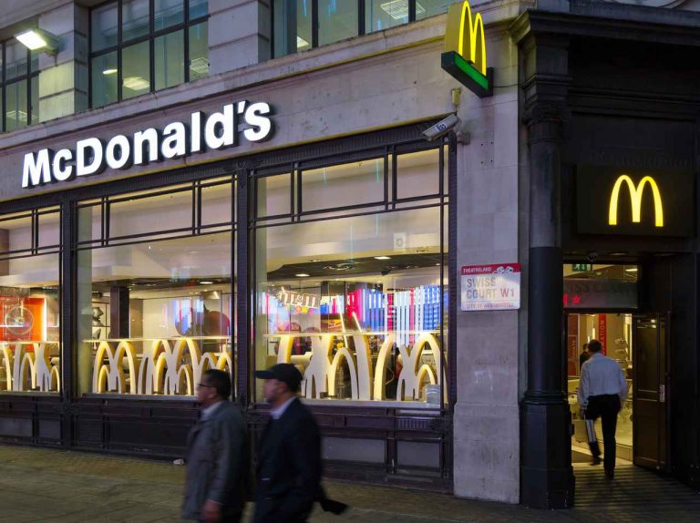 マクドナルドに仕事中に寄るのはナシ?“ある職業”の人物の行動が論争に