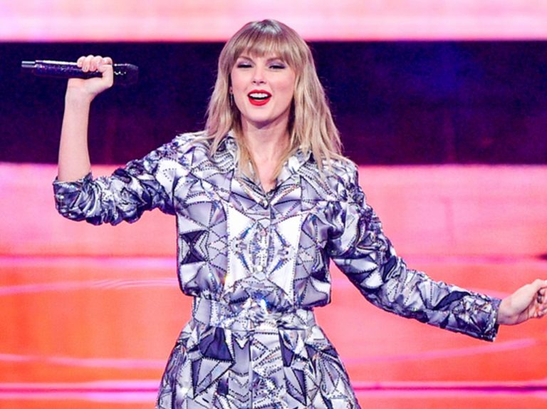 テイラー・スウィフト、ファン人気高いあの曲には当初「放送禁止用語」を使用