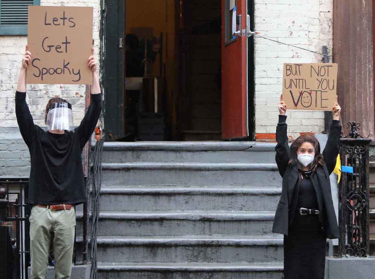 ヴァネッサ・ハジェンズ、パパラッチを有効活用して「あのメッセージ」を発信