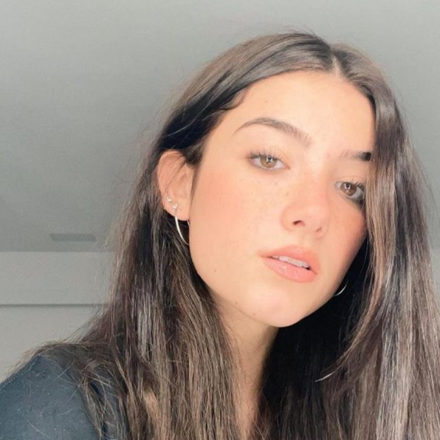 TikTok女王チャーリー・ダミリオ（16）、裸の写真と合成されたフェイク画像に悩まされていると明かす
