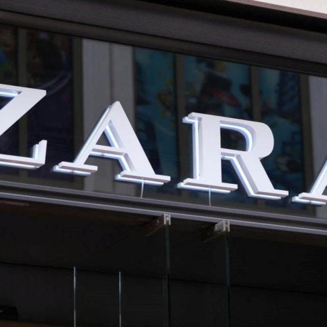 ZARA、最先端すぎる商品が混乱招く セーター？スカーフ？衝撃の「正体」とは？