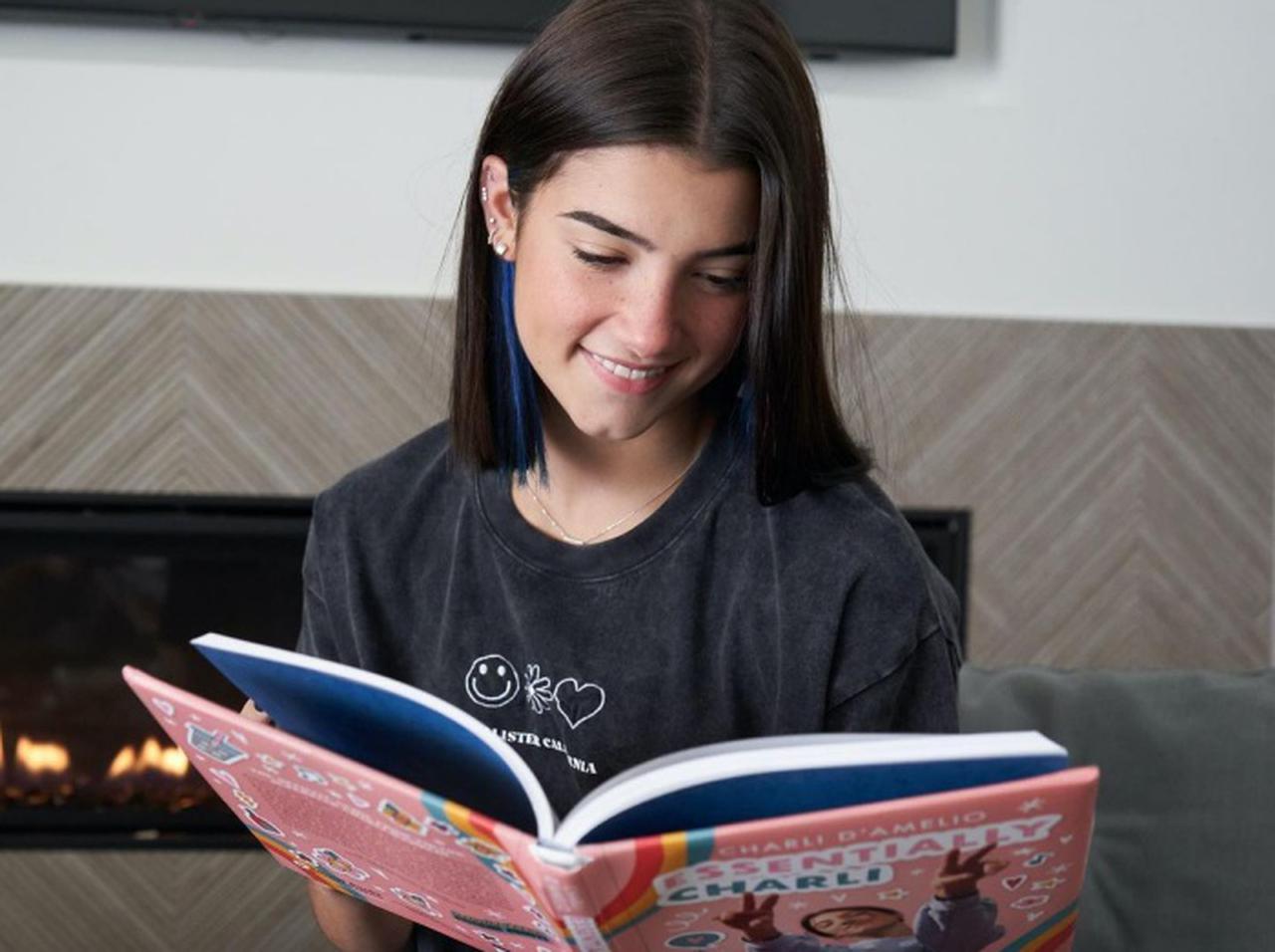 TikTok女王チャーリー・ダミリオ、フォロワーが何人いても「孤独」と告白