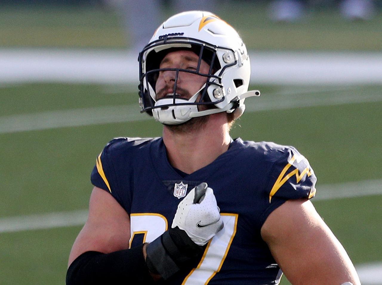 米アメフト選手が『進撃の巨人』の「あのポーズ」を試合中に!4期配信日にはパーティー?