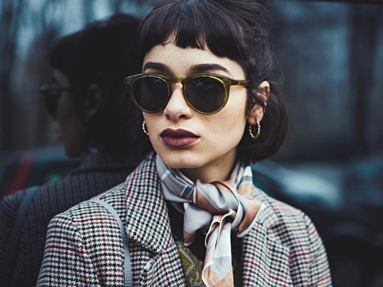 オシャレにキマる！「濃い色リップ」を使いこなすテクニック