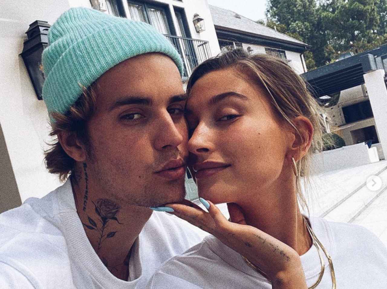 ジャスティン・ビーバーがセレーナ・ゴメス推しのファンを“公開処刑”、一体なぜ?