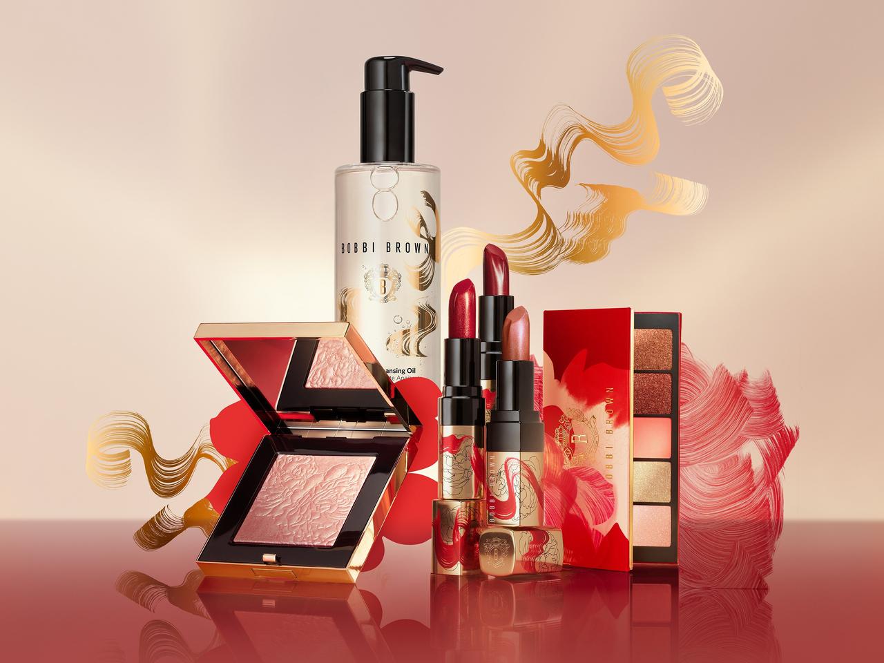 ボビイ ブラウン、新年を彩る“レッド&ゴールド”の限定コスメ登場