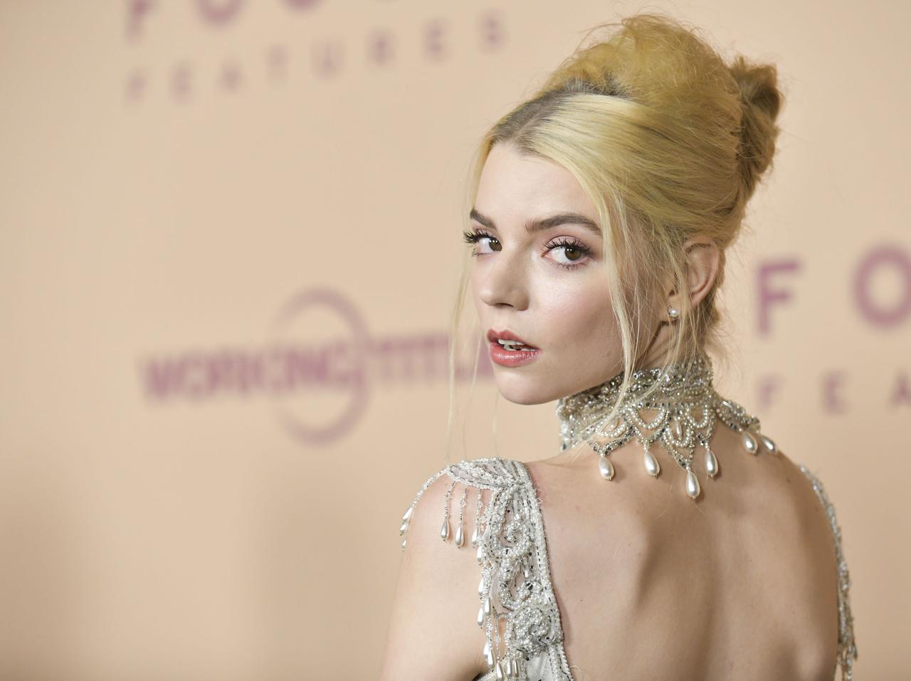 『クイーンズ・ギャンビット』主役、あの共演者に“告白”するために「したこと」がベスっぽい