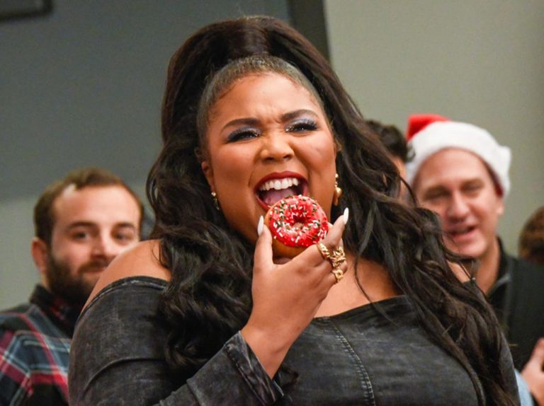 太っていることを恥じないリゾ、「食事制限」のビフォー&アフターを公開し波紋