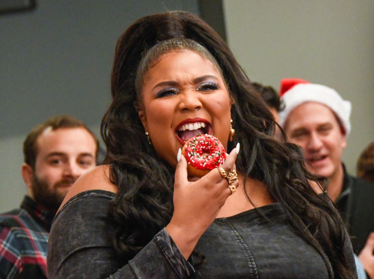 太っていることを恥じないリゾ、「食事制限」のビフォー＆アフターを公開し波紋