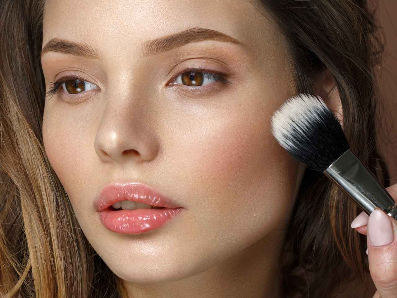 チークが落ちる原因はこれ?肌タイプ別「チーク」の選び方ガイド