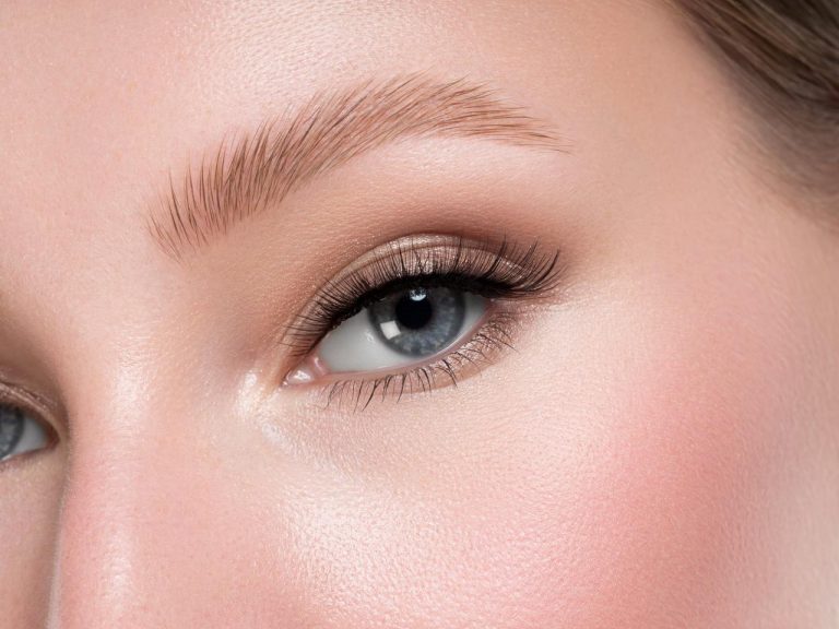 マスカラは塗る順番で変わる!“マツエク級”の美まつげに仕上げる方法