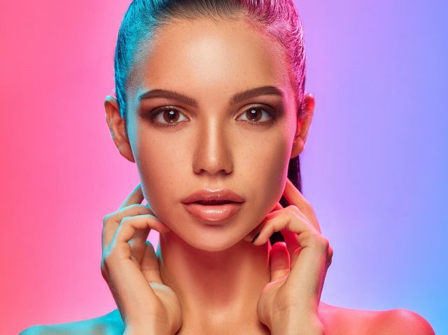 唇を瞬時にふっくら見せる「錯覚メイク」、プロが教える裏ワザ3選