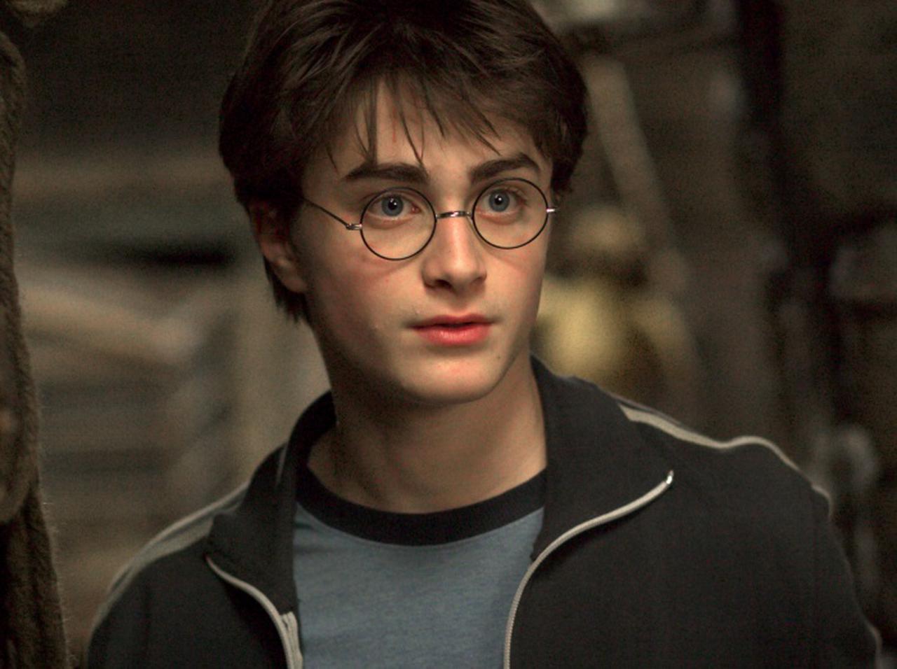 『ハリポタ』ダニエル・ラドクリフ、大事な「杖」を壊しまくってた理由が“迷惑”すぎる