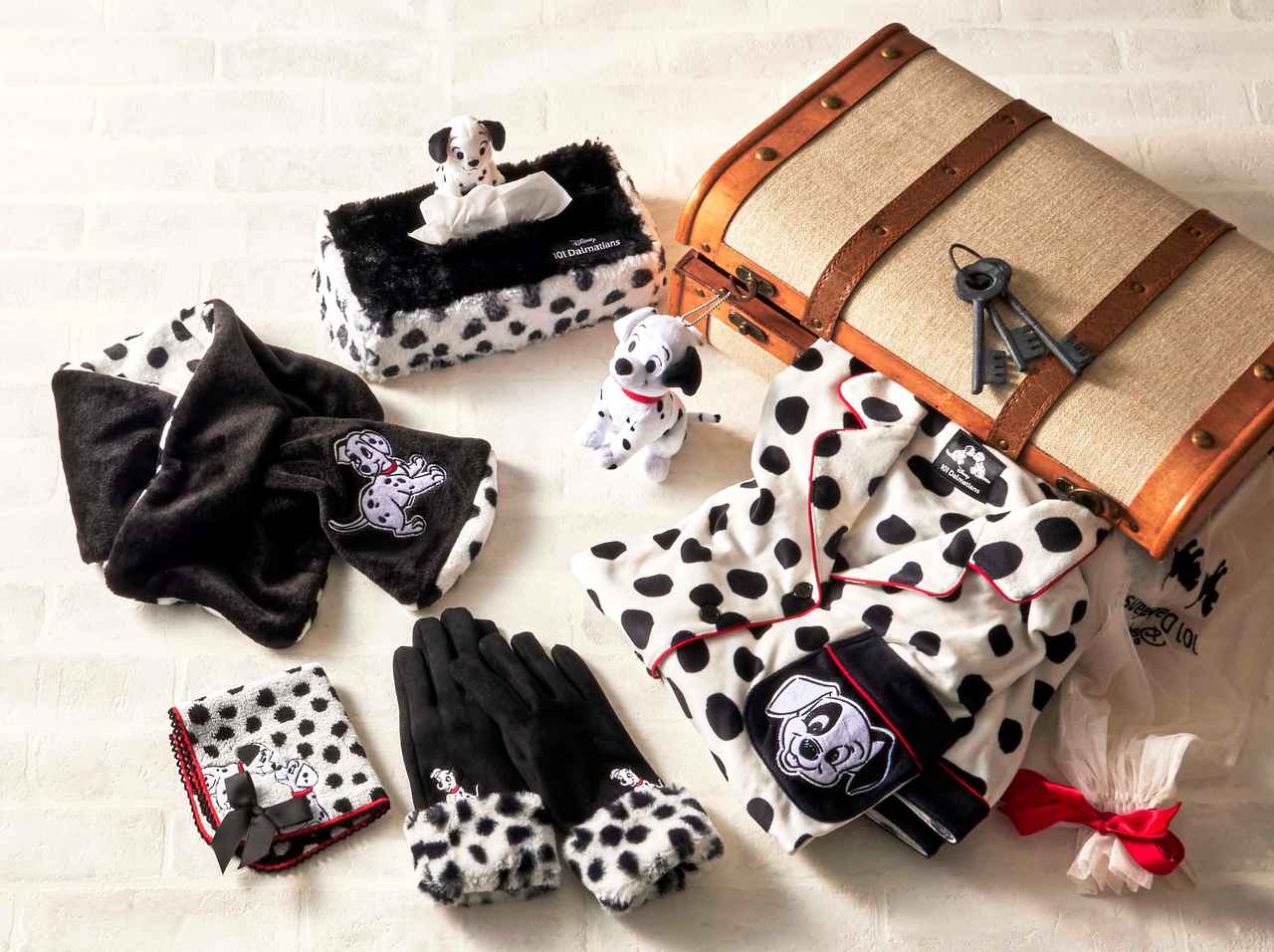 『101匹わんちゃん』のモコモコ素材あったか防寒アイテムが登場！