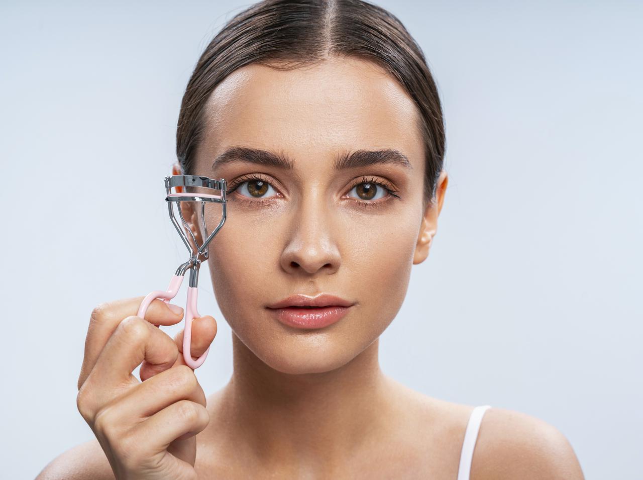 ビューラーはタイプでこんなに違う!プロが教えるタイプ別メリット