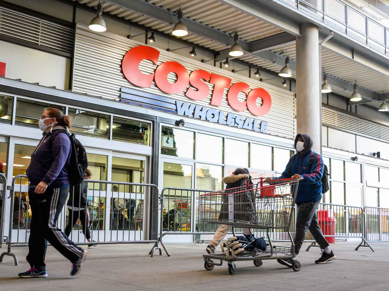 コストコのチキン、激安価格のために「捨てたもの」が凄すぎる…