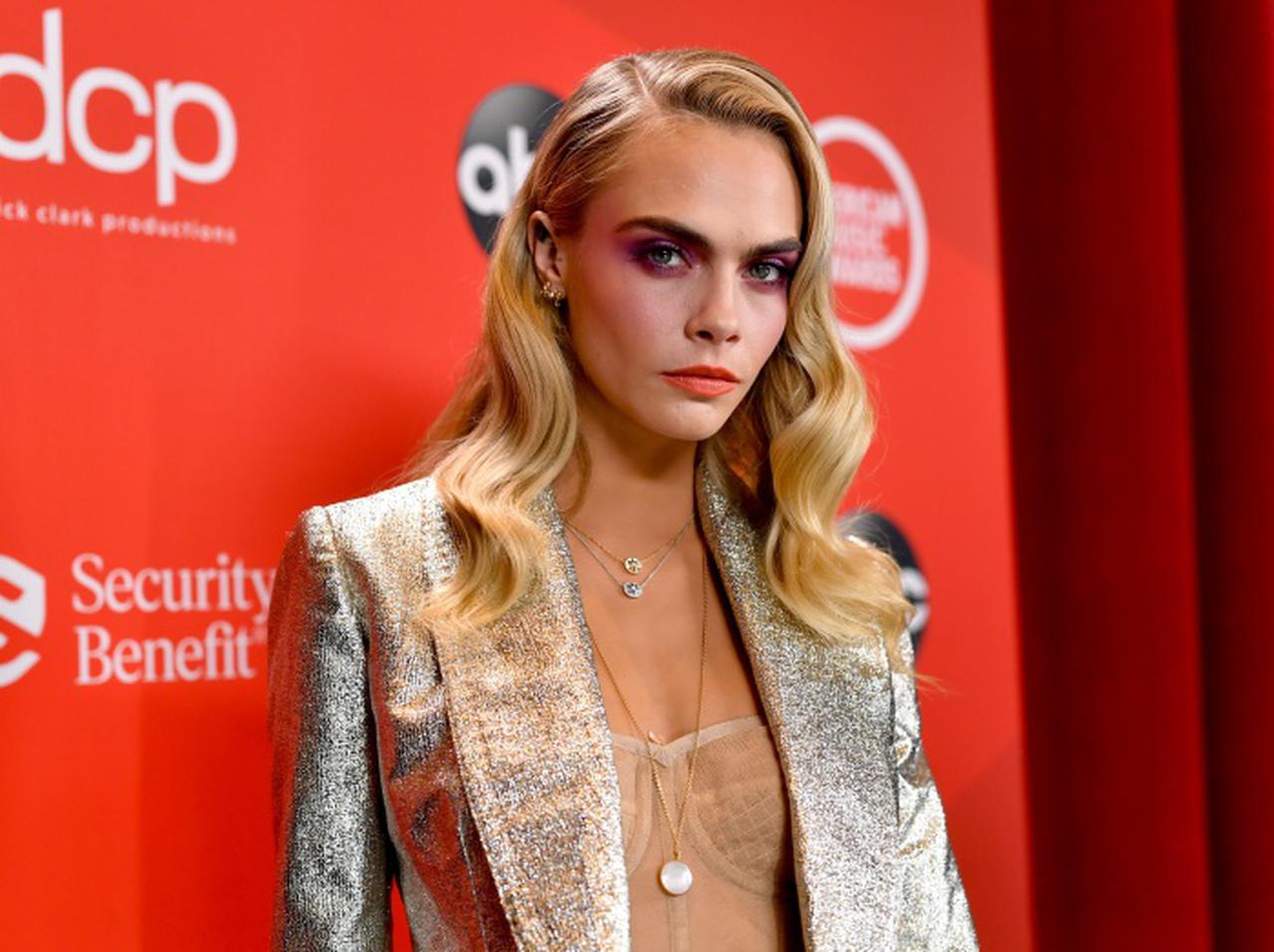 カーラ・デルヴィーニュ、お気に入りの「大人のオモチャ」を明かす