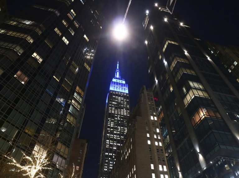 12月10日に世界各国のランドマークが青に輝く!その理由とは?