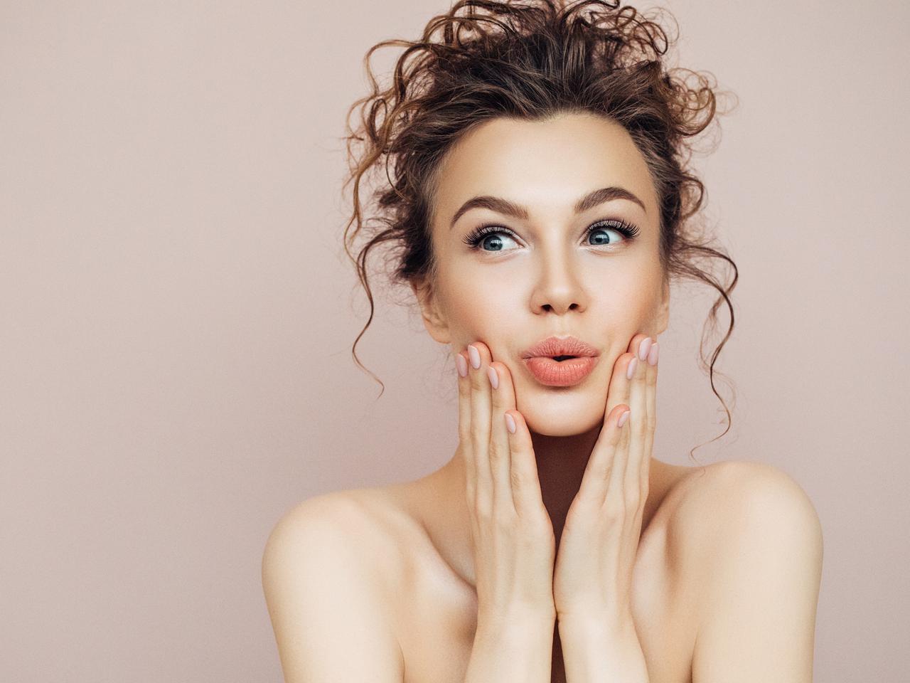 オイルは保湿クリームの前?後?「正しい順番」を美肌のプロがアドバイス