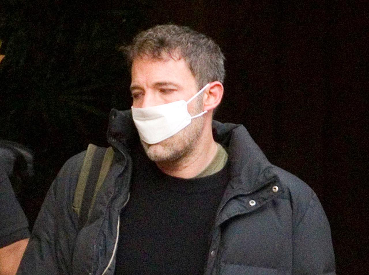 うっかり屋さん？ベン・アフレック、マスクの「サイズ感」を間違えてしまう