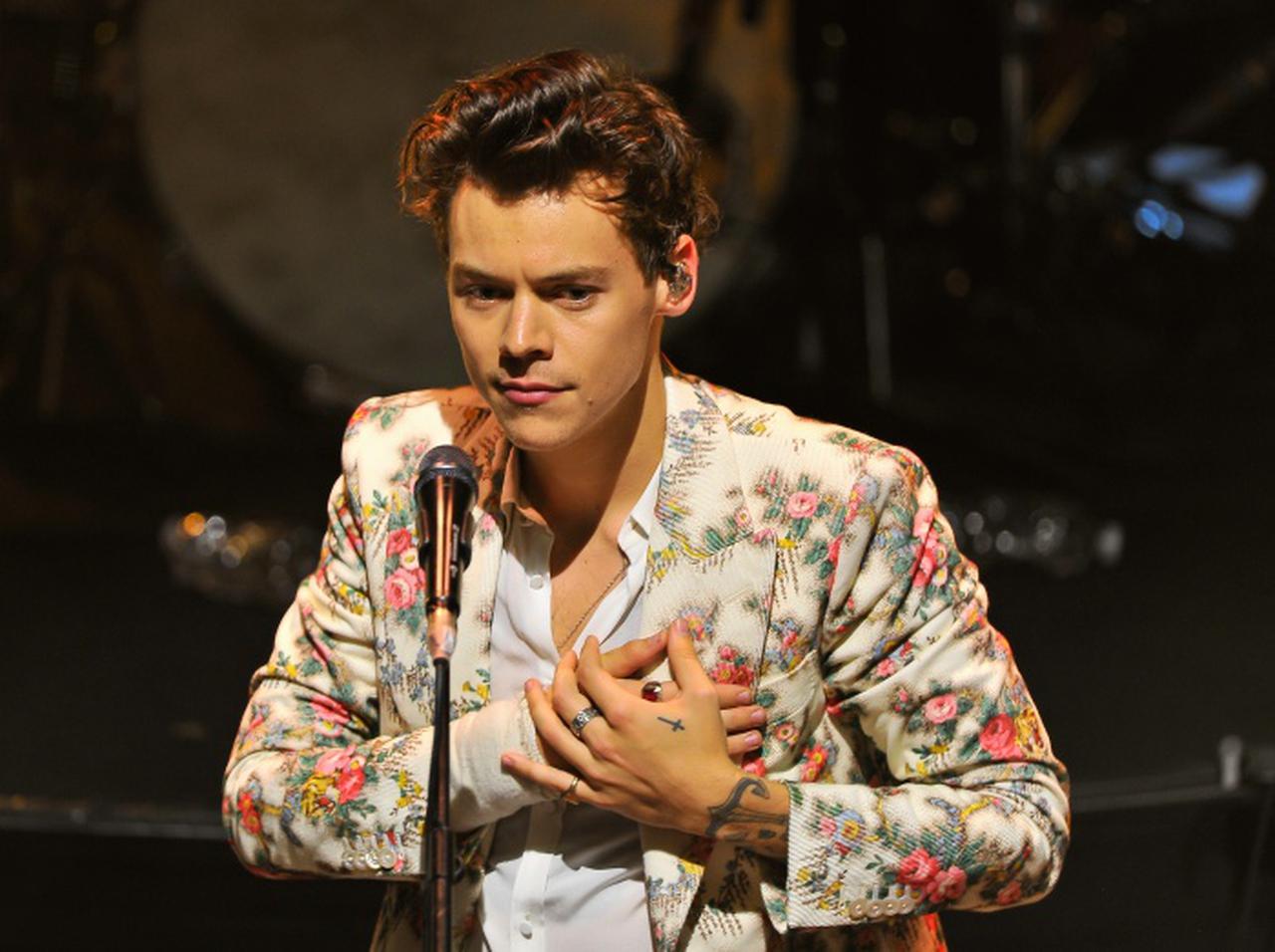 ハリー・スタイルズがカッコよすぎてつらい…撮影現場で見せた「ある姿」が反則すぎる【写真アリ】