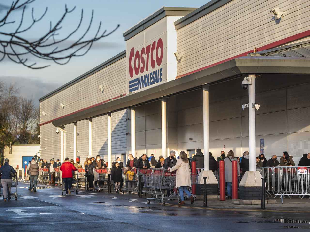 コストコのクリスマスケーキを狙う「転売ヤー」、“あること”でパニックになり事件発生