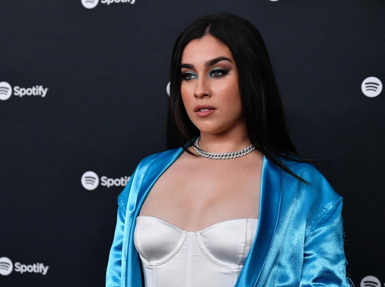 「私は尻軽ってわけ?」女性蔑視なデートコーチにローレン・ハウレギが反論