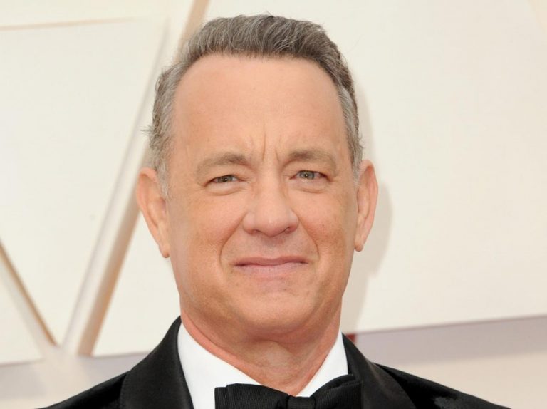 トム・ハンクスの「劇的イメチェン」に衝撃が走る…