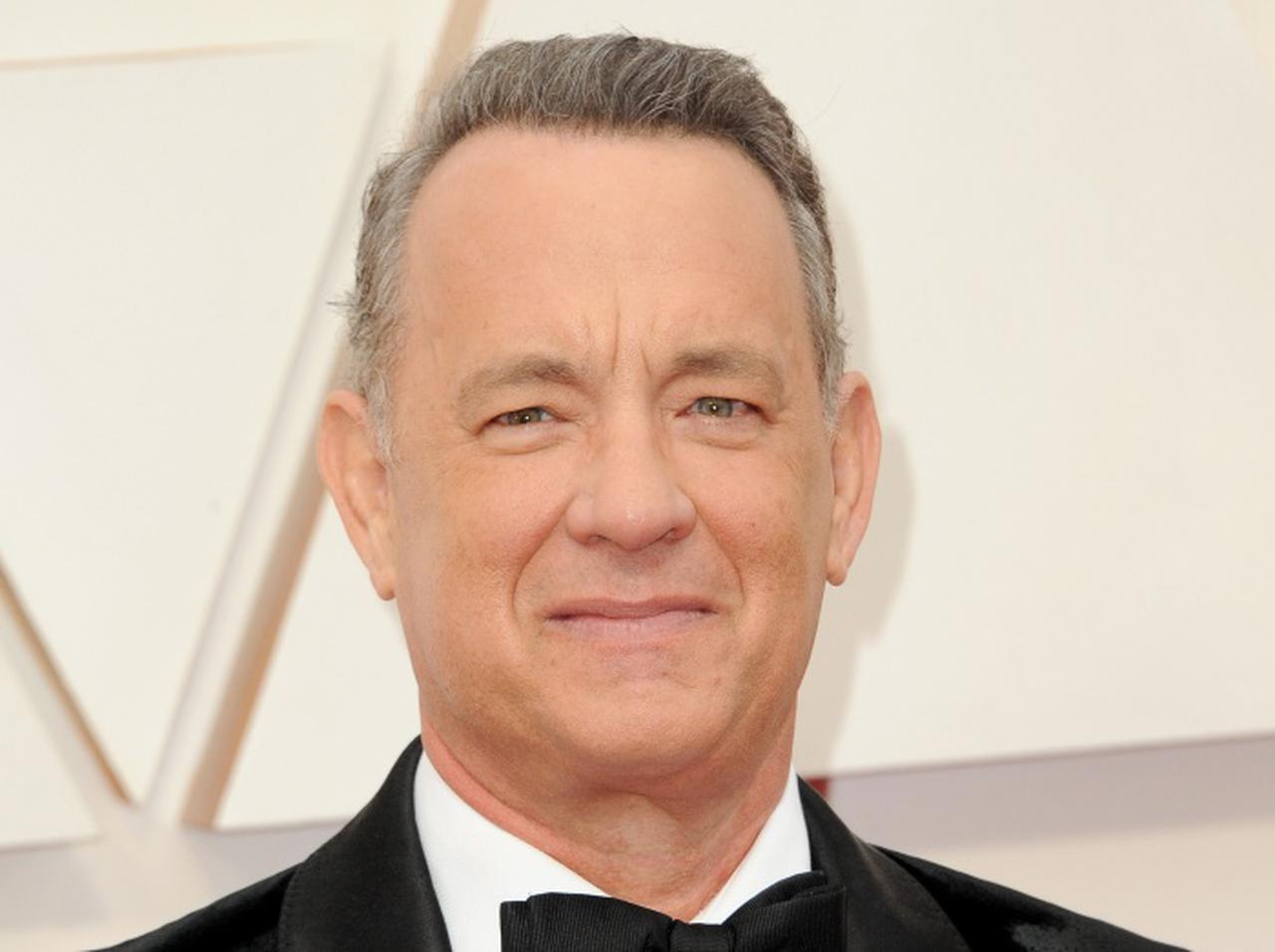 トム・ハンクスの「劇的イメチェン」に衝撃が走る…