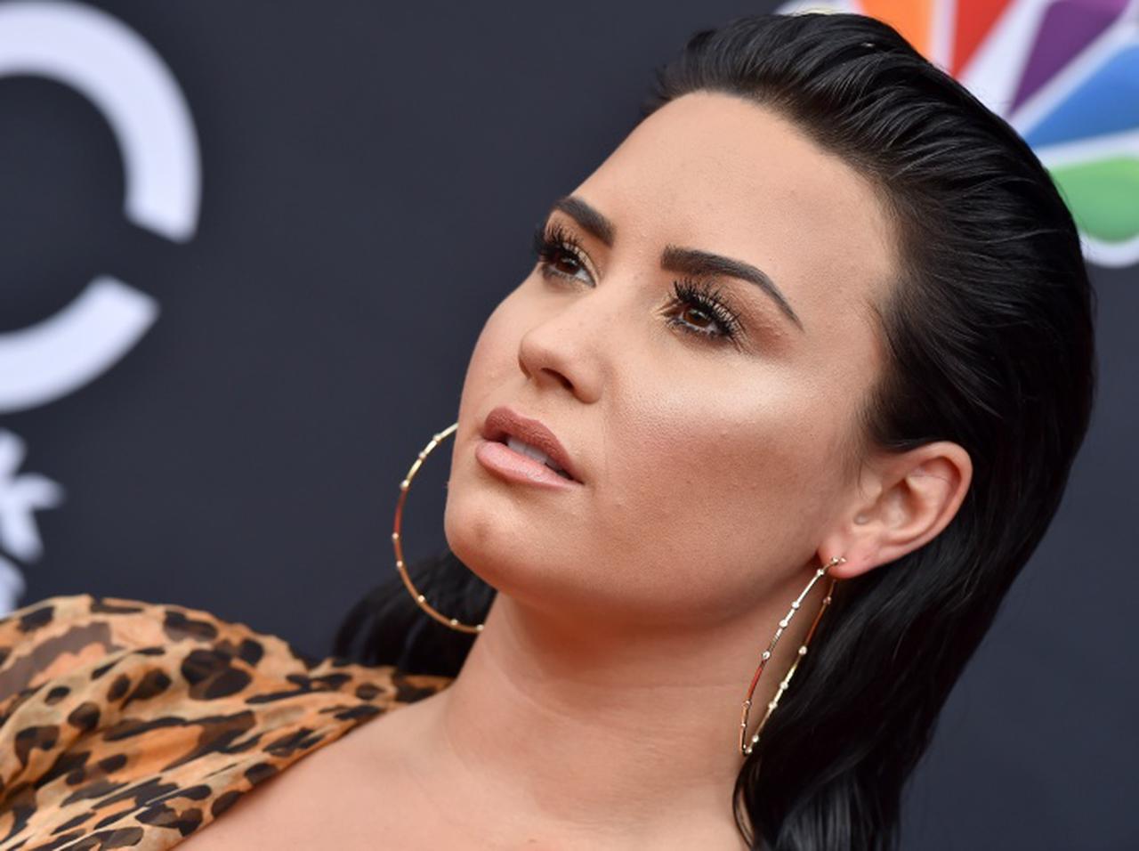 デミ・ロヴァート、コロナ禍に旅行する人々を批判