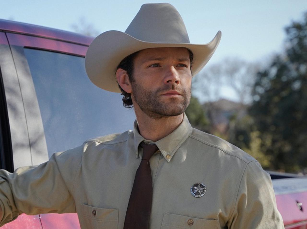 ジャレッド・パダレッキ新作ドラマ『ウォーカー』で『スパナチュ婚』した妻と夫婦役に!