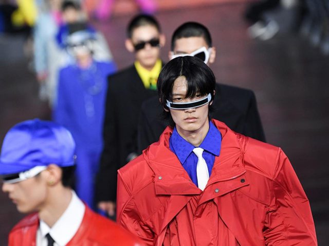 ルイ・ヴィトンの「サイボーグサングラス」が2021年のトレンドに!?