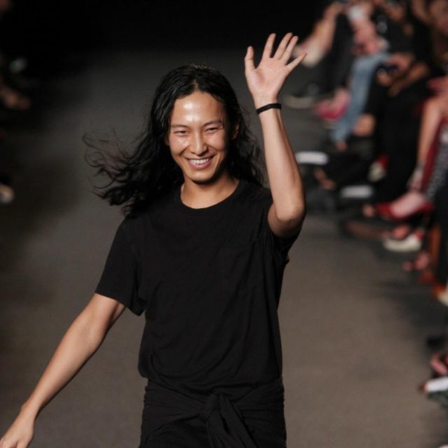 アレクサンダー・ワン、相次ぐ性的暴行疑惑を否定 告発者が「#UsToo」を提唱