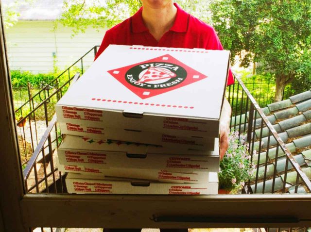 ピザハット、配達員が現金の代わりに「渡されたもの」に言葉が出ない